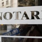 El notario que no vio firmar y terminó pagando por ello